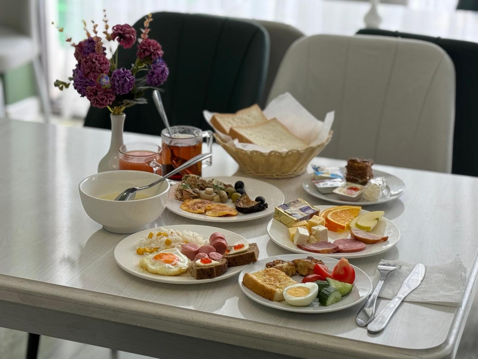 Resident Hotel Ташкент Екстер'єр фото